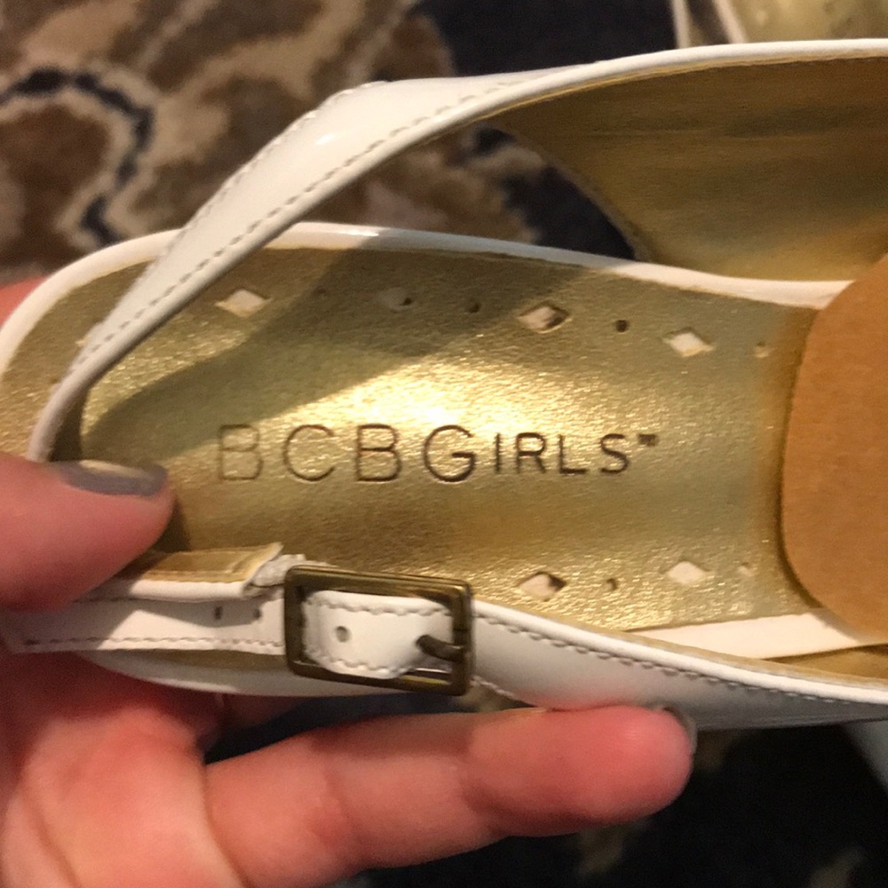 Shoes - Picture 2 of 5